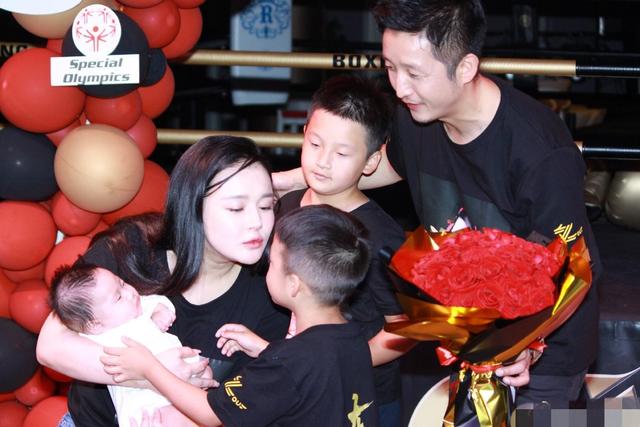 邹市明的个人资料简介（中国拳王邹市明现状）(4)