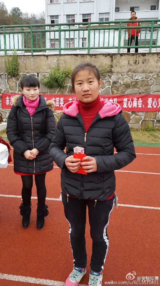 春节前到镇宁看望孤儿，孤儿是最需要关心的一个群体。